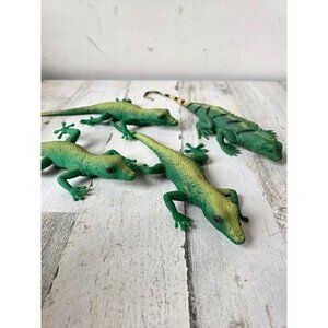 Vintage imperial lizard iguana rubber toy set green amphibians Halloween iguana